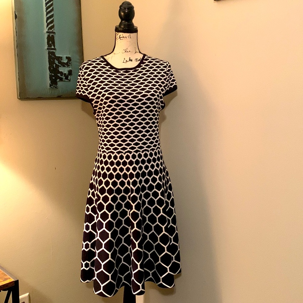 Jessica Simpson stretchy sweater dress. Size large.